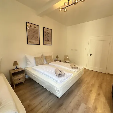 アパート Day Young Life 120qm 4 Bedrooms & 2 Parking & ニュルンベルク