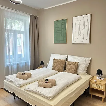 Day Young Life 120qm 4 Bedrooms & 2 Parking & アパート