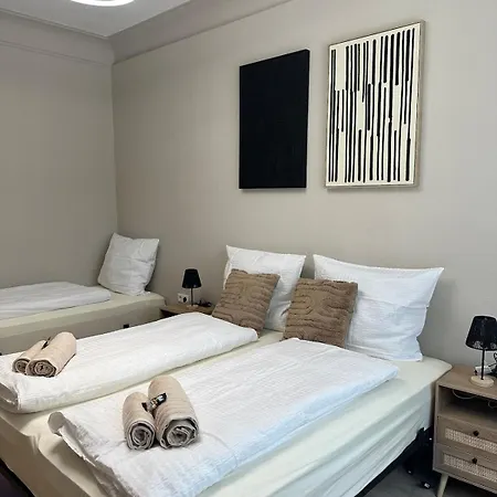 Day Young Life 120qm 4 Bedrooms & 2 Parking & アパート ニュルンベルク