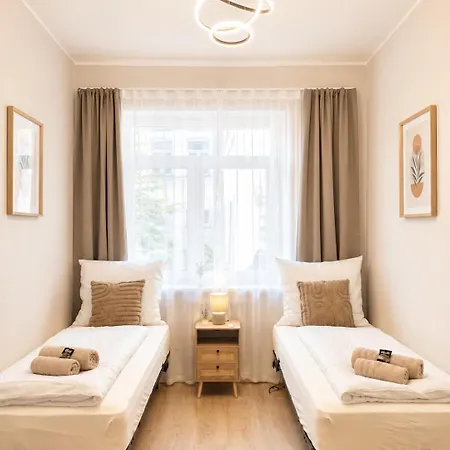 アパート Day Young Life 120qm 4 Bedrooms & 2 Parking & ニュルンベルク
